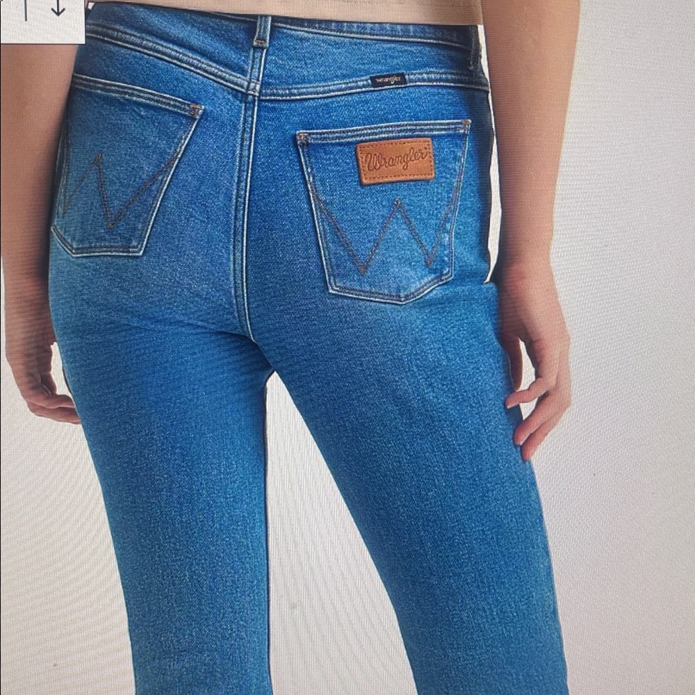 NWOT Wrangler Women’s High Rise Boot Cut Jeans. Size 4 / 27 - Picture 3 of 4